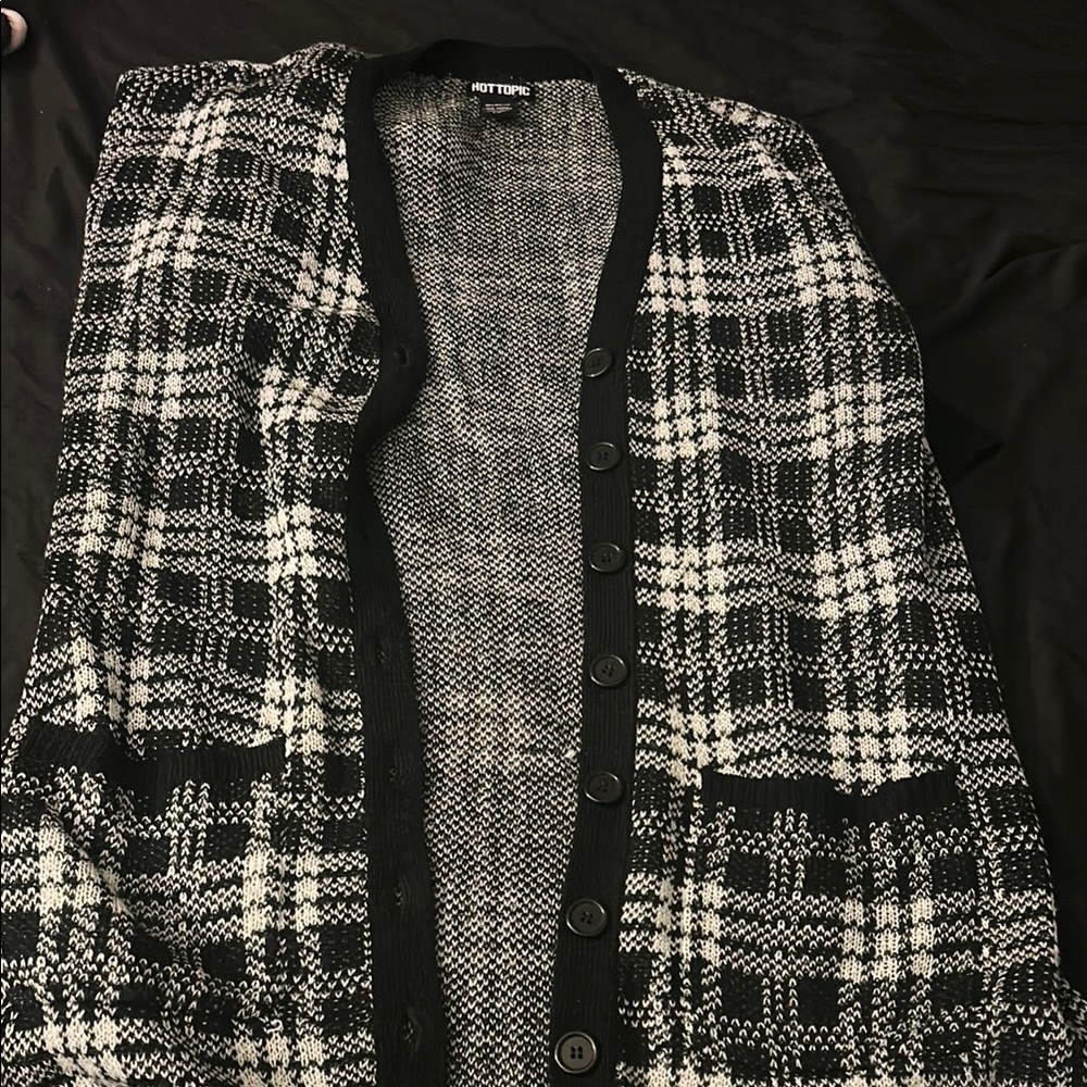 Hot Topic Black and White Women's Sweater